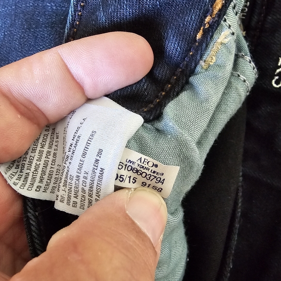 American Eagle Super Stretch Dark Wash Skinny Jegging Size 6 Long - Picture 9 of 9